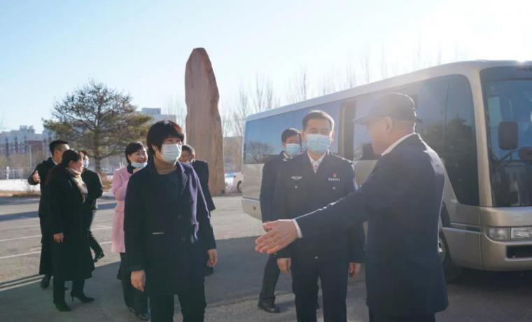 朝陽副市長、市公安局黨委書記、局長趙丕顯帶隊參觀冰河集團